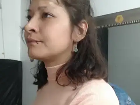 Snapshot of evelynesex chatting on 04/15/26, 03:02 evelynesex online show from 04/15/26, 03:02