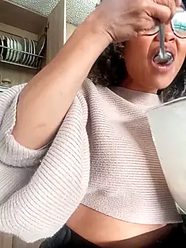 BiiancaEstradaa online show from 02/08/26, 09:51