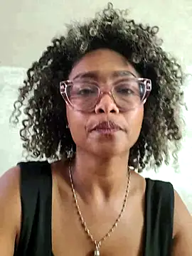 BiiancaEstradaa online show from 06/25/26, 01:37