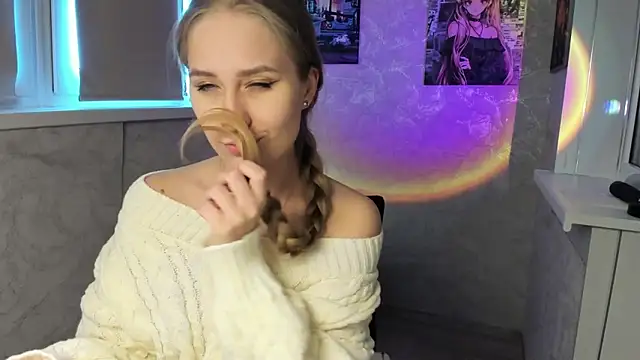 Snapshot of sofamuffin chatting on 02/08/26, 11:24 sofamuffin online show from 02/08/26, 11:24