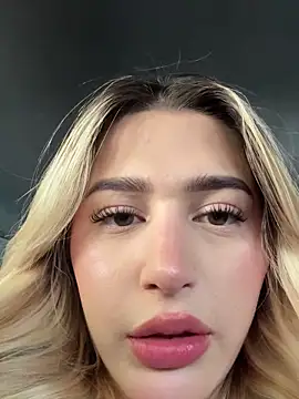 Mia sofiia21 online show from 09/25/25, 05:38