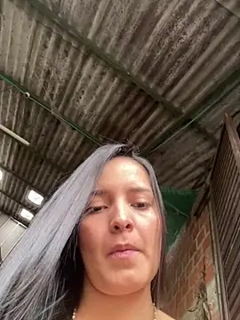 Mia jhoonson online show from 11/14/25, 05:33