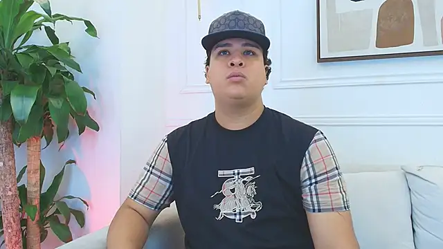 Snapshot of Naim_Bennetsex chatting on 12/02/25, 06:03 Naim Bennetsex online show from 12/02/25, 06:03