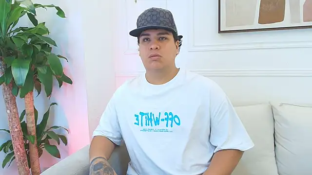 Snapshot of Naim_Bennetsex chatting on 12/04/25, 06:38 Naim Bennetsex online show from 12/04/25, 06:38