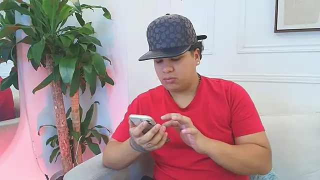 Snapshot of Naim_Bennetsex chatting on 12/05/25, 06:37 Naim Bennetsex online show from 12/05/25, 06:37