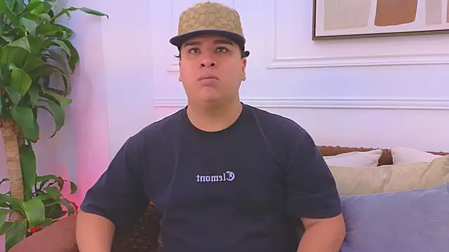Snapshot of Naim_Bennetsex chatting on 04/25/26, 06:49 Naim Bennetsex online show from 04/25/26, 06:49