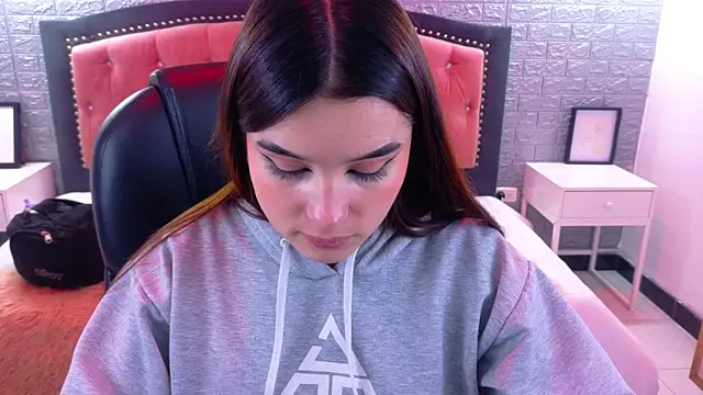 Natalie loffreda online show from 10/09/25, 03:04