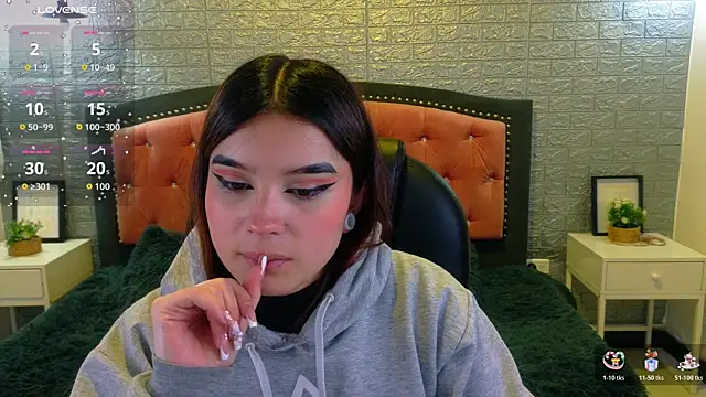 Natalie loffreda online show from 11/10/25, 02:54