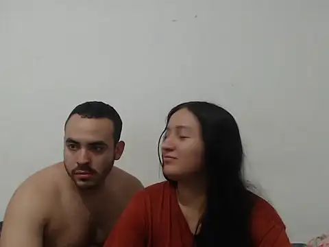 Snapshot of Ana_ThiagoxX chatting on 09/18/25, 02:35 Ana ThiagoxX online show from 09/18/25, 02:35