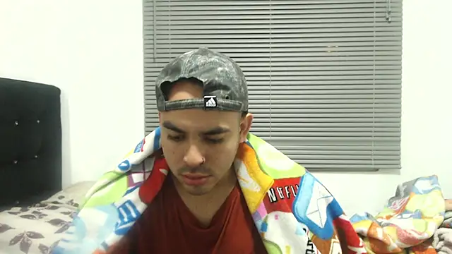 Snapshot of Ana_ThiagoxX chatting on 09/22/25, 02:35 Ana ThiagoxX online show from 09/22/25, 02:35