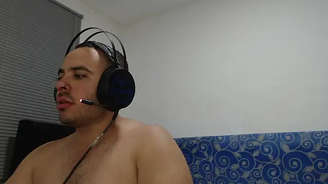 Snapshot of Ana_ThiagoxX chatting on 02/03/26, 05:27 Ana ThiagoxX online show from 02/03/26, 05:27