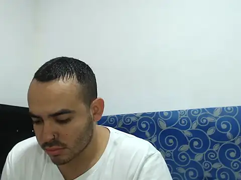 Snapshot of Ana_ThiagoxX chatting on 02/04/26, 07:42 Ana ThiagoxX online show from 02/04/26, 07:42