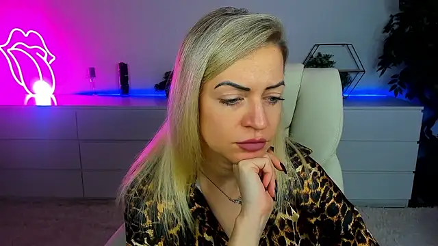 Anna Snows online show from 09/18/25, 05:31