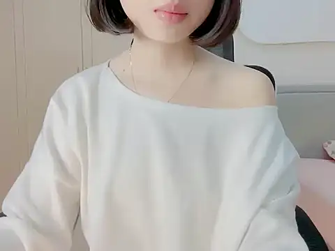 ggLovee online show from 10/24/25, 01:03