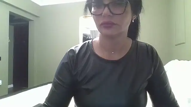 Snapshot of Ella_sweety00 chatting on 06/10/26, 06:51 Ella sweety00 online show from 06/10/26, 06:51
