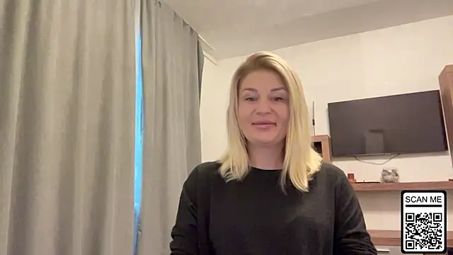 Snapshot of Blondie_xoxoxo chatting on 10/07/25, 08:22 Blondie xoxoxo online show from 10/07/25, 08:22