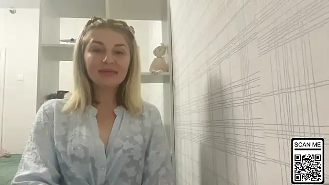 Blondie xoxoxo online show from 11/17/25, 08:03