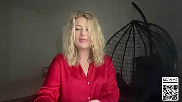 Snapshot of Blondie_xoxoxo chatting on 06/13/26, 08:23 Blondie xoxoxo online show from 06/13/26, 08:23