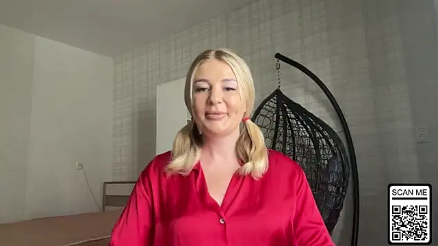 Snapshot of Blondie_xoxoxo chatting on 06/25/26, 12:31 Blondie xoxoxo online show from 06/25/26, 12:31