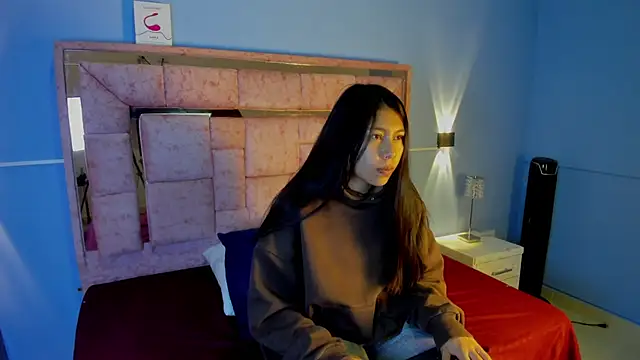 Snapshot of LICKY_LOV chatting on 10/04/25, 03:04 LICKY LOV online show from 10/04/25, 03:04