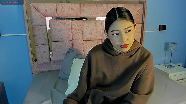 Snapshot of LICKY_LOV chatting on 10/24/25, 03:14 LICKY LOV online show from 10/24/25, 03:14