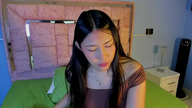 Snapshot of LICKY_LOV chatting on 11/15/25, 03:15 LICKY LOV online show from 11/15/25, 03:15