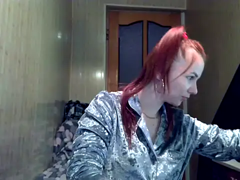 Kisa26311 online show from 10/30/25, 09:22