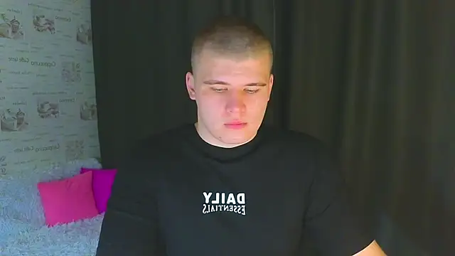 Snapshot of kittenmurr chatting on 09/19/25, 09:04 kittenmurr online show from 09/19/25, 09:04