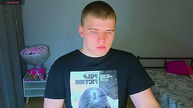 Snapshot of kittenmurr chatting on 10/19/25, 08:31 kittenmurr online show from 10/19/25, 08:31