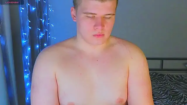 kittenmurr online show from 12/17/25, 09:43