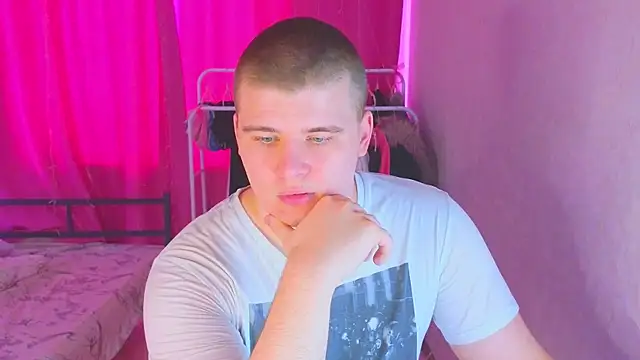 Snapshot of kittenmurr chatting on 02/09/26, 07:34 kittenmurr online show from 02/09/26, 07:34