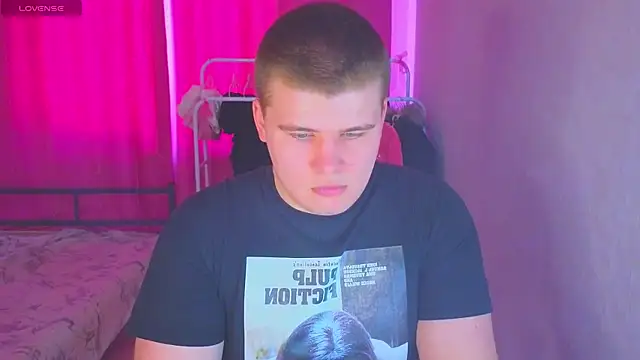 Snapshot of kittenmurr chatting on 02/21/26, 08:15 kittenmurr online show from 02/21/26, 08:15