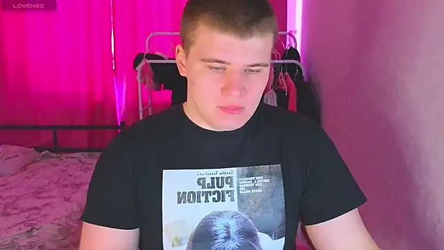 Snapshot of kittenmurr chatting on 03/17/26, 06:06 kittenmurr online show from 03/17/26, 06:06