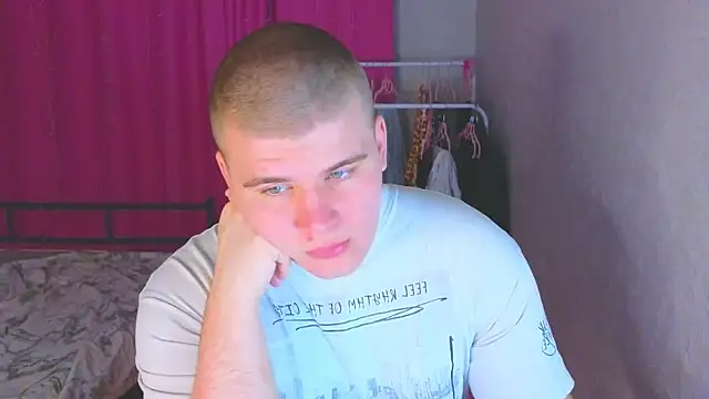 Snapshot of kittenmurr chatting on 03/26/26, 08:25 kittenmurr online show from 03/26/26, 08:25