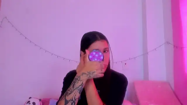 Abby roussee online show from 11/07/25, 01:33