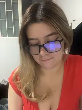 Snapshot of Blair_Bunnyy chatting on 11/10/25, 01:04 Blair Bunnyy online show from 11/10/25, 01:04