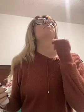 Snapshot of Blair_Bunnyy chatting on 11/16/25, 06:52 Blair Bunnyy online show from 11/16/25, 06:52