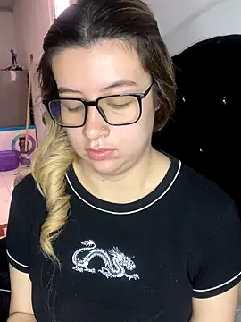 Snapshot of Blair_Bunnyy chatting on 11/19/25, 06:08 Blair Bunnyy online show from 11/19/25, 06:08