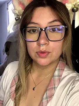 Snapshot of Blair_Bunnyy chatting on 12/14/25, 06:12 Blair Bunnyy online show from 12/14/25, 06:12