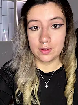 Snapshot of Blair_Bunnyy chatting on 01/15/26, 04:00 Blair Bunnyy online show from 01/15/26, 04:00