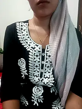 Cutie Shruti online show from 09/25/25, 10:08