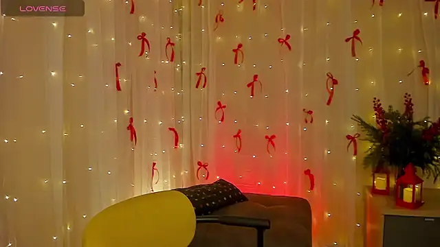 Snapshot of sun4ox chatting on 12/19/25, 05:03 sun4ox online show from 12/19/25, 05:03