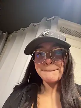 Snapshot of jenn_fit chatting on 01/16/26, 03:43 jenn fit online show from 01/16/26, 03:43