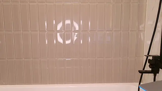 Snapshot of shes_rebel chatting on 12/22/25, 09:45 shes rebel online show from 12/22/25, 09:45