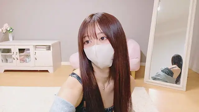 Yuna-ch online show from 10/21/25, 12:50