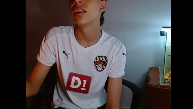 Snapshot of Xtremeplay_18 chatting on 10/09/25, 10:30 Xtremeplay 18 online show from 10/09/25, 10:30