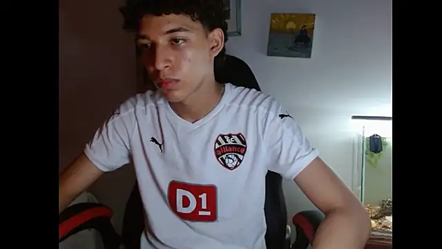 Snapshot of Xtremeplay_18 chatting on 10/21/25, 10:21 Xtremeplay 18 online show from 10/21/25, 10:21