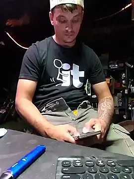 twistafatpipe online show from 10/18/25, 09:48