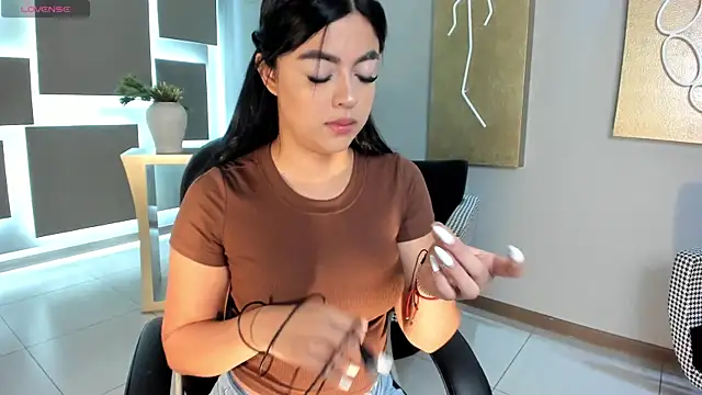 Snapshot of NataliaGaret chatting on 04/06/26, 10:05 NataliaGaret online show from 04/06/26, 10:05