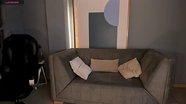 MilaColeman online show from 11/28/25, 02:14